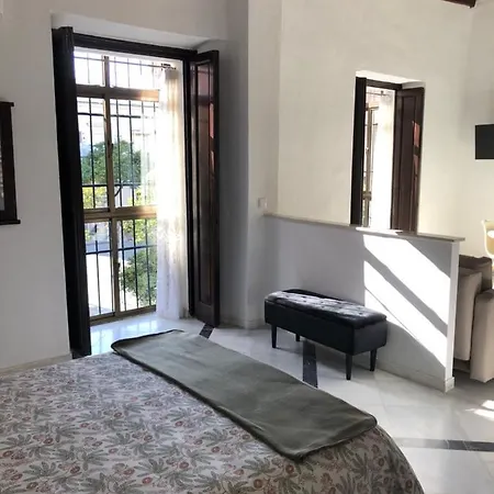 Makao Puerta Del Olivillo