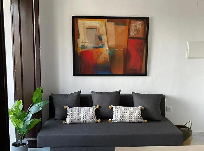 Makao Puerta Del Olivillo *