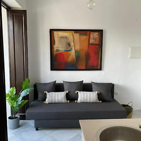 Makao Puerta Del Olivillo *